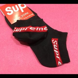 supreme box logo socks